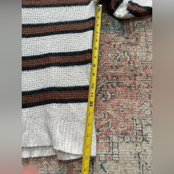 AMERICAN Eagle Waffle Knit V-Neck Sweater/Size Small - Picture 4 of 6